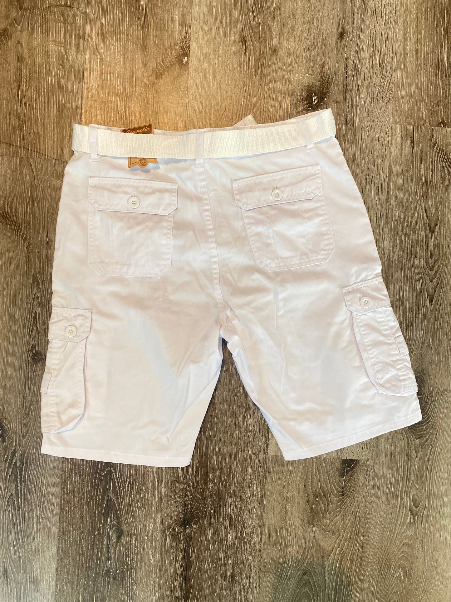 Men’s khaki cargo shorts